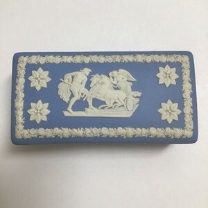 Wedgwood Jasperware Trinket Box England 1970’s Cream Blue Rings Matches Vintage